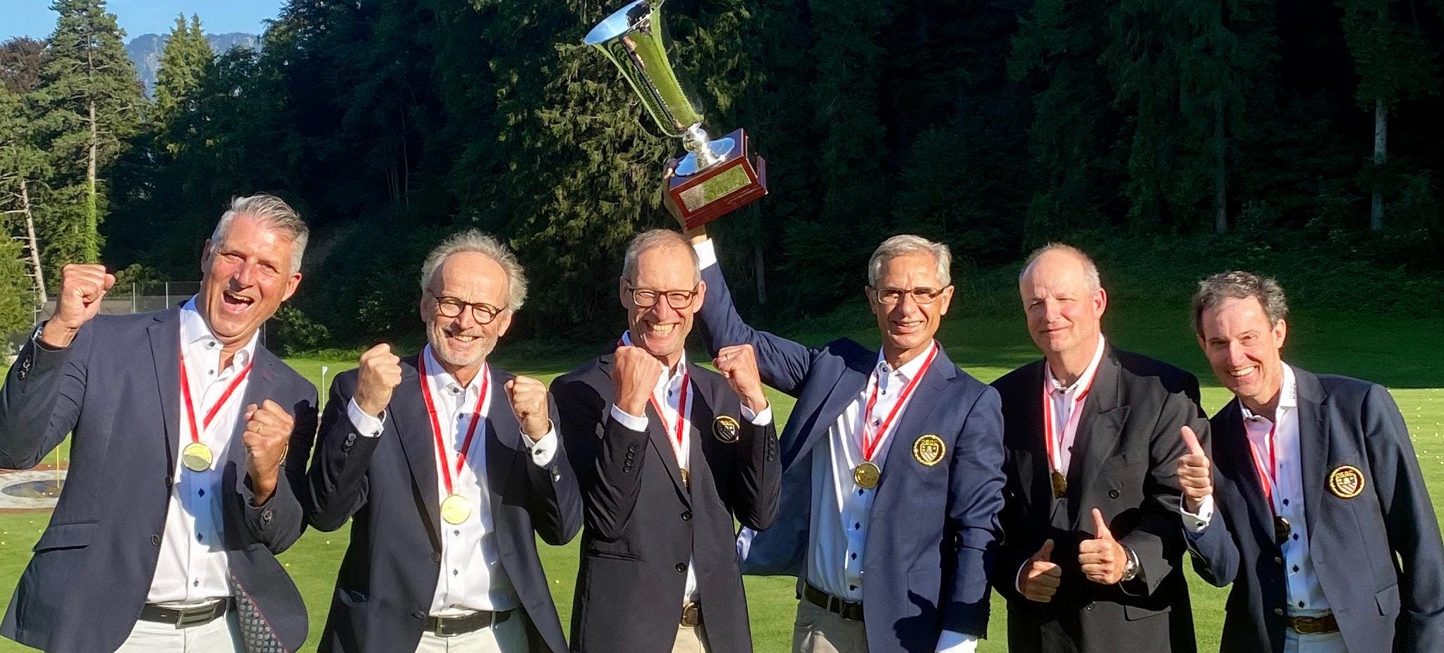 Das Siegerfoto Senioren Interclub zeigt die Clubmannschaft OSGC Niederbüren. Sie gewann die Clubmannschaft-Schweizermeisterschaften (Bild: zvg).&nbsp;
