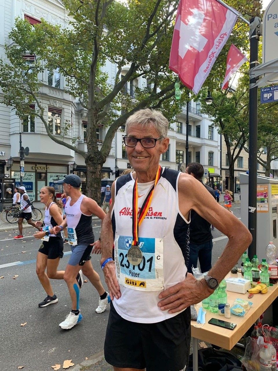 70-Jähriger wollte Marathon unter drei Stunden laufen – gelang es?