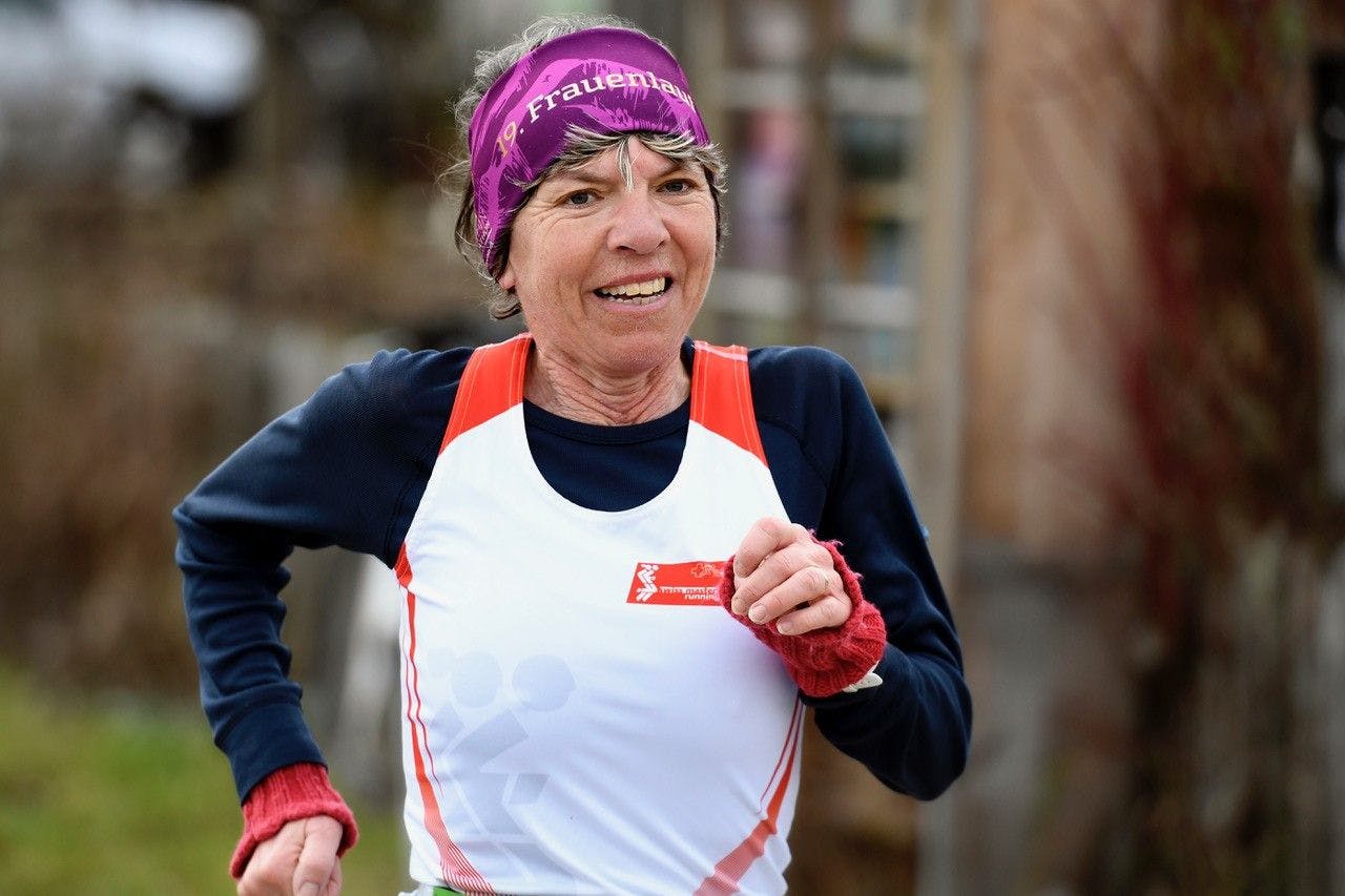 Mit 60 Jahren ist Jacqueline Keller noch immer eine aktive Läuferin. (Bild: WeArePepper/Alexander Wagner)